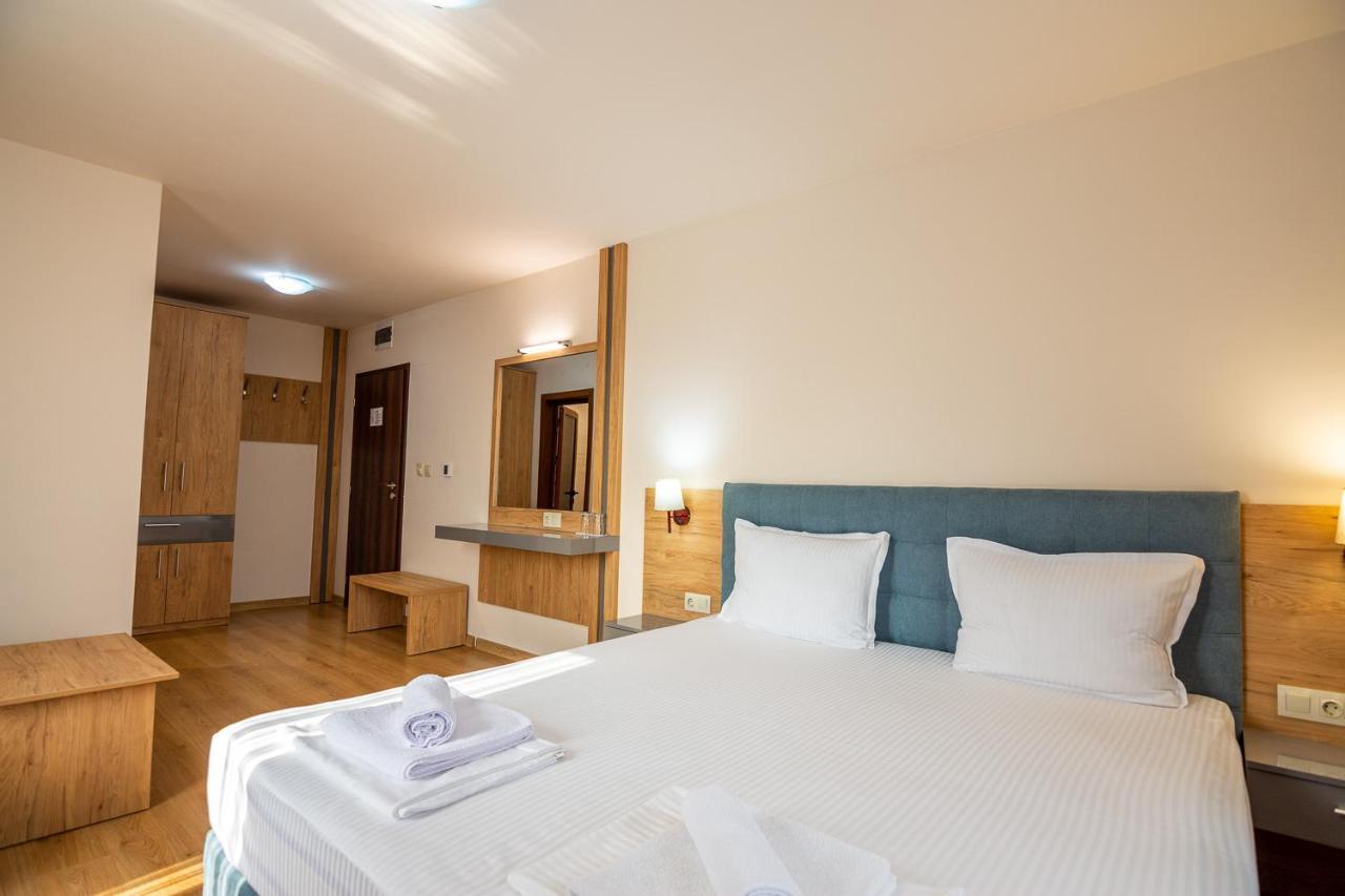 Eco Hotel Momata Kolarovo Eksteriør bilde